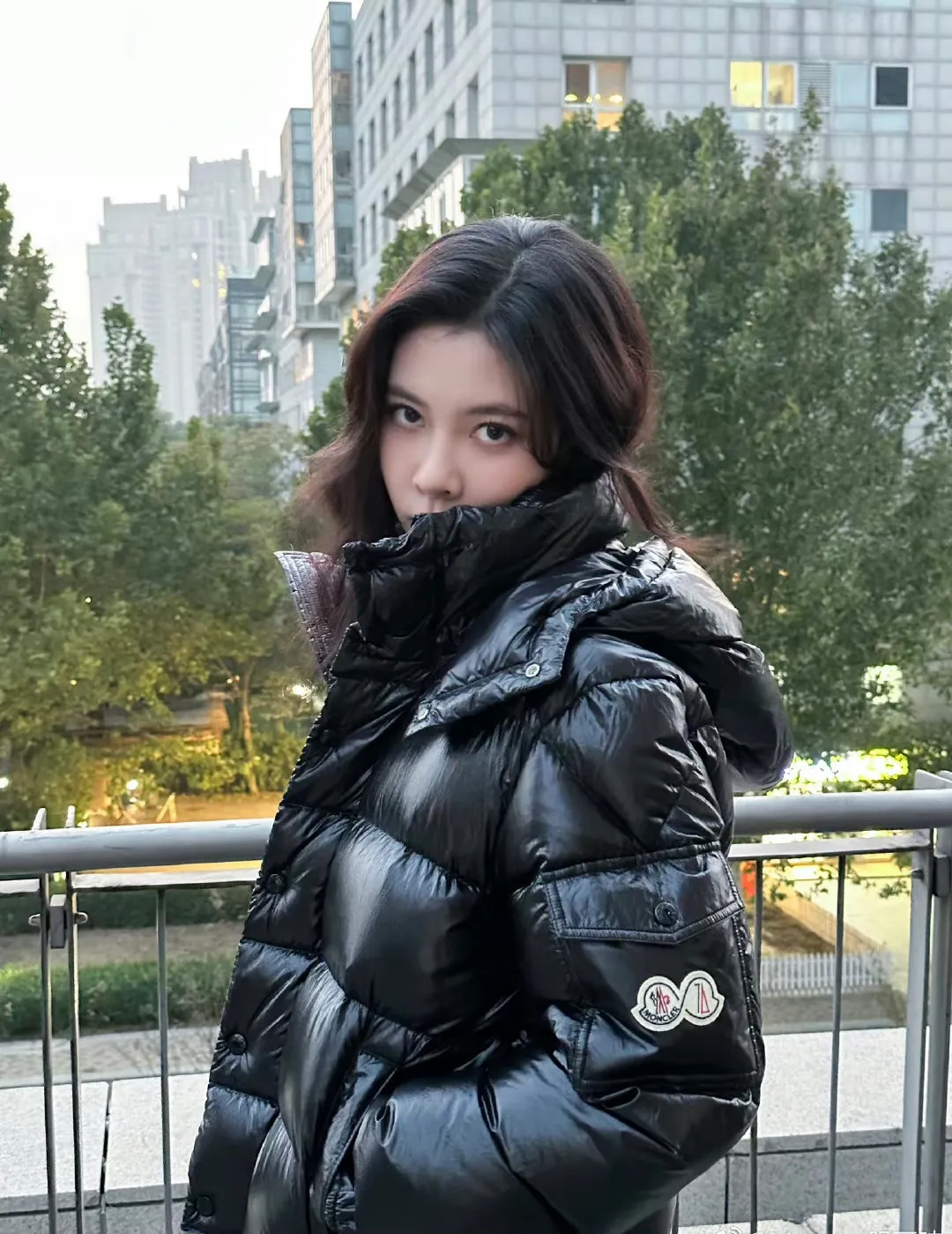 P390 Moncler/ 2026 70 、 。 DNA ， ， 。 Classic ， 、 。 Classic 70 。 Quality， 90 ，Premium Quality ， ，Black ！ Sizes M-3XL